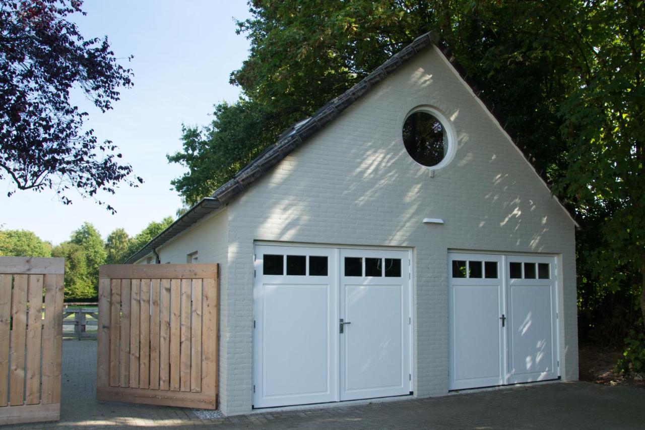 Het Rooversnest Riel Luaran gambar