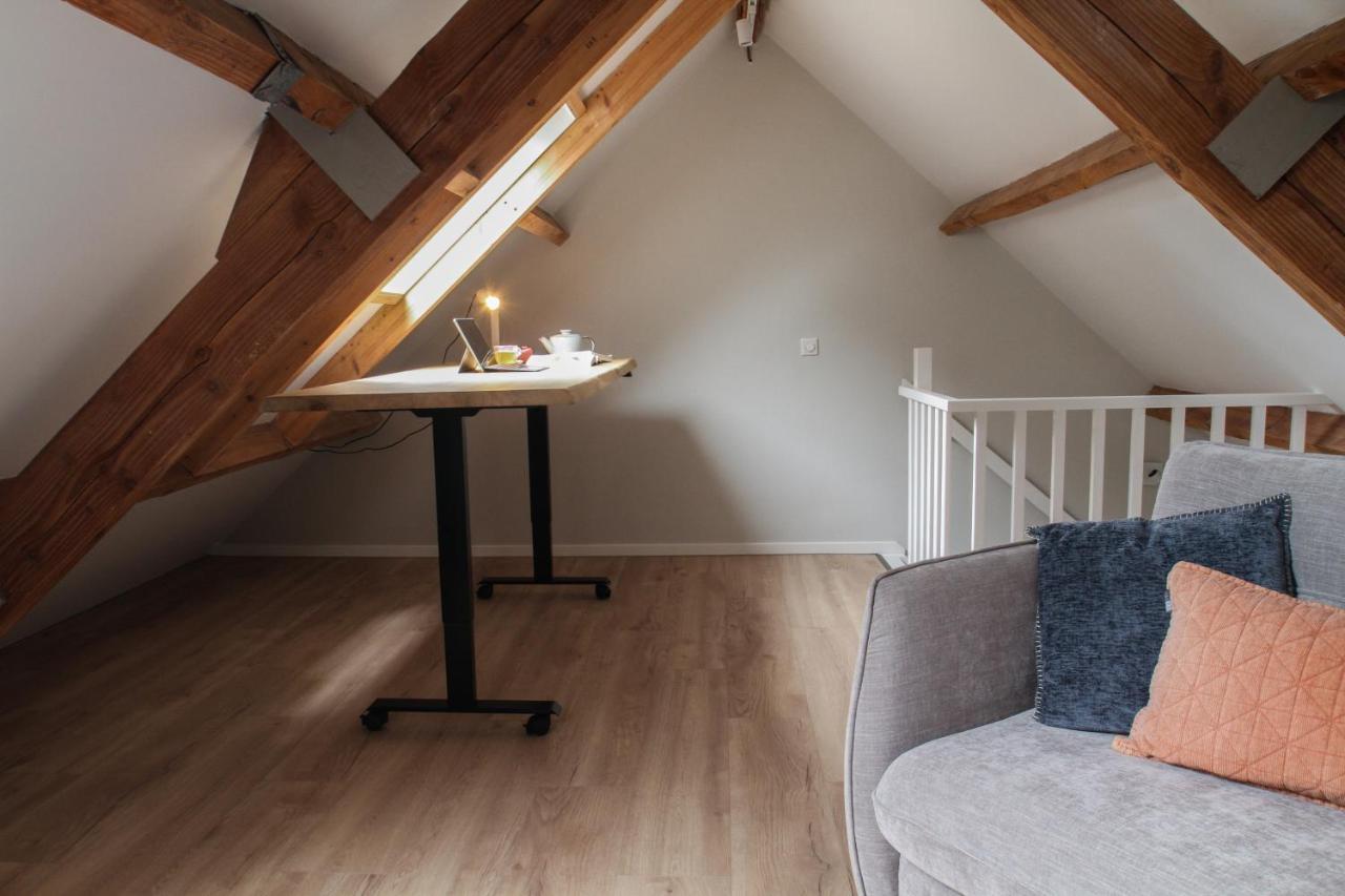 Het Rooversnest Riel Luaran gambar